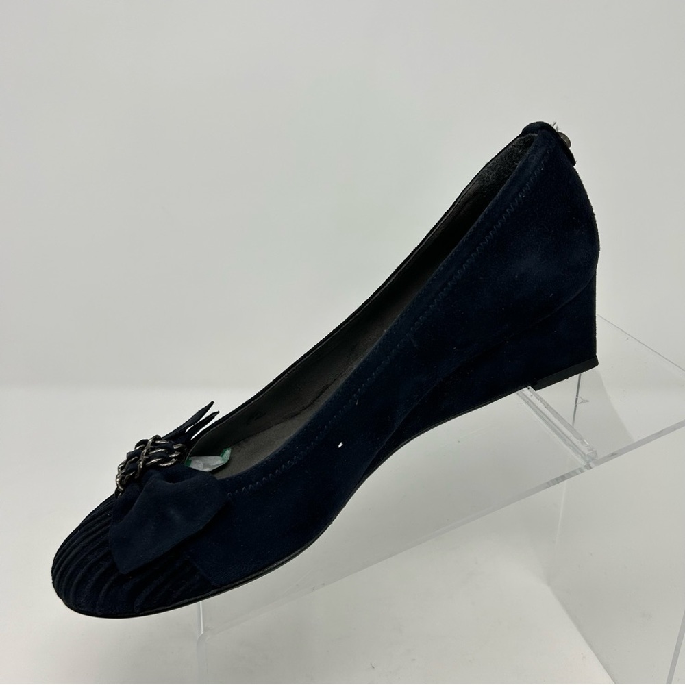 Stuart Weitzman Navy Blue Leather Wedges Size 8 ** with Ribbon Chain Toe Detail - Picture 4 of 14